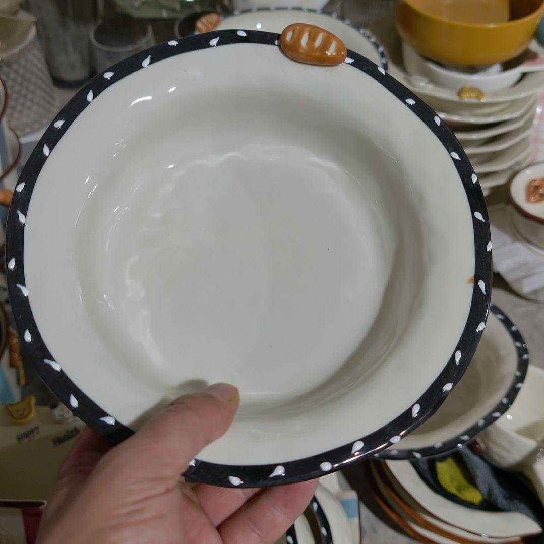 瓷瑕疵陶瓷介意不拍黑边面包8寸