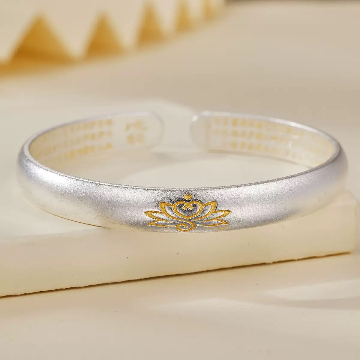 《清仓专属》H-045轻奢设计ins风女款气质定制生肖挂饰品A