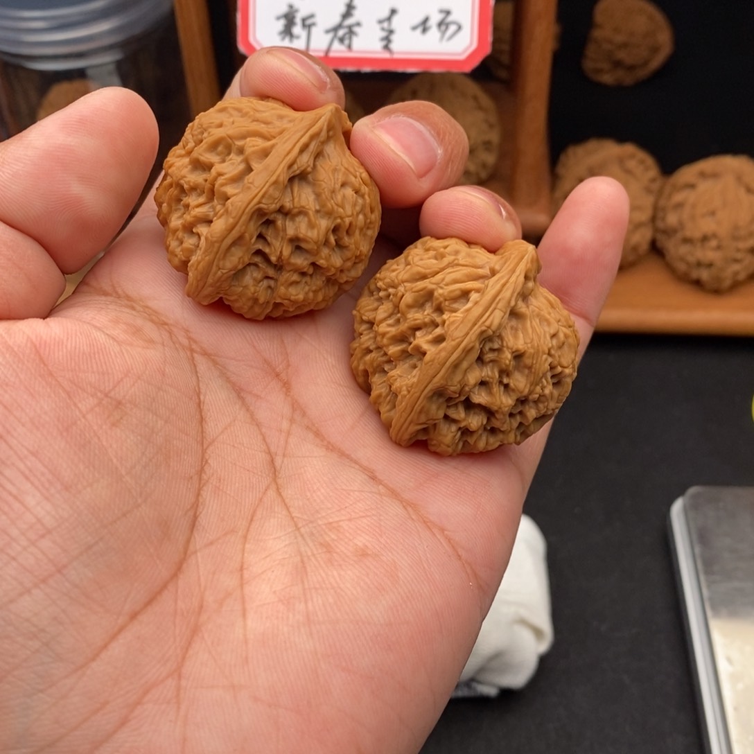 文玩核桃吊坠蜡***！好运南将石文玩核桃