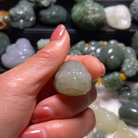 颈饰未镶嵌和田玉（糖玉）苹*醋