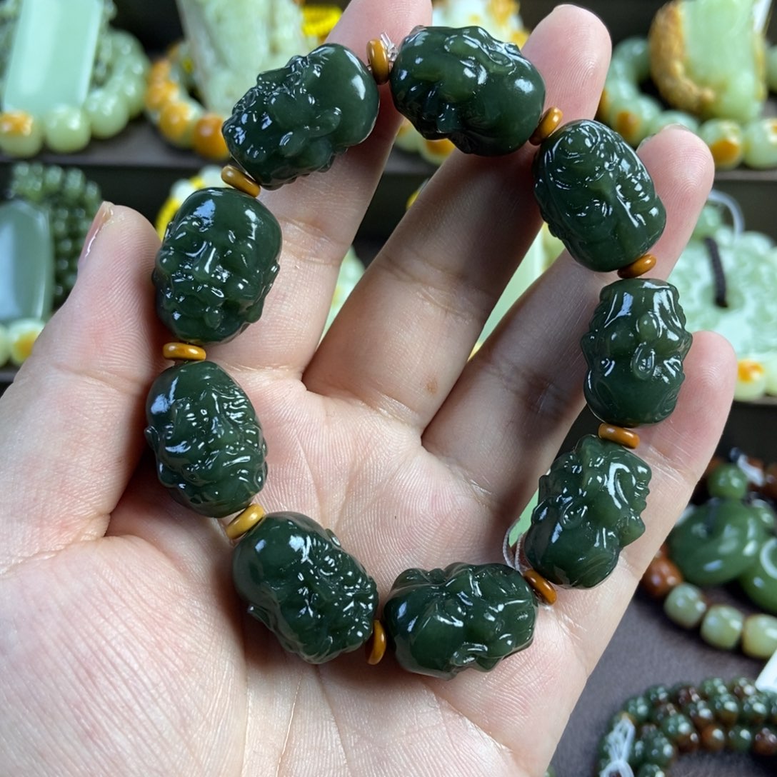 透闪石质玉未镶嵌手串