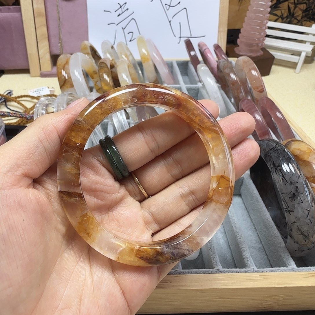 水晶手链未镶嵌是*希胶花