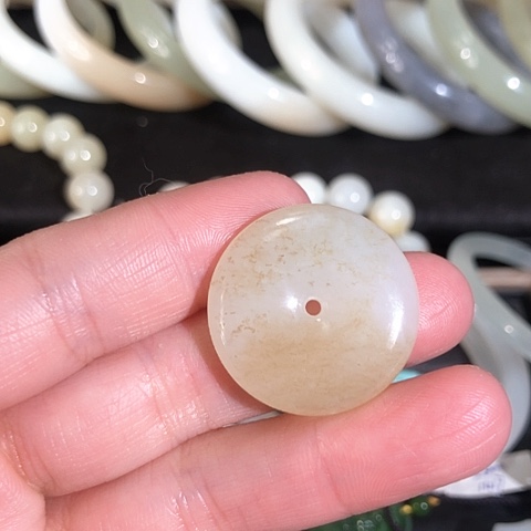 和田玉（糖玉）颈饰未镶嵌