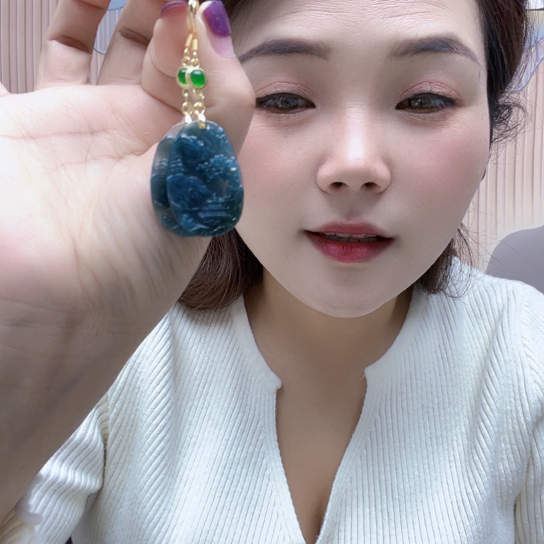 翡翠未镶嵌颈饰耳环