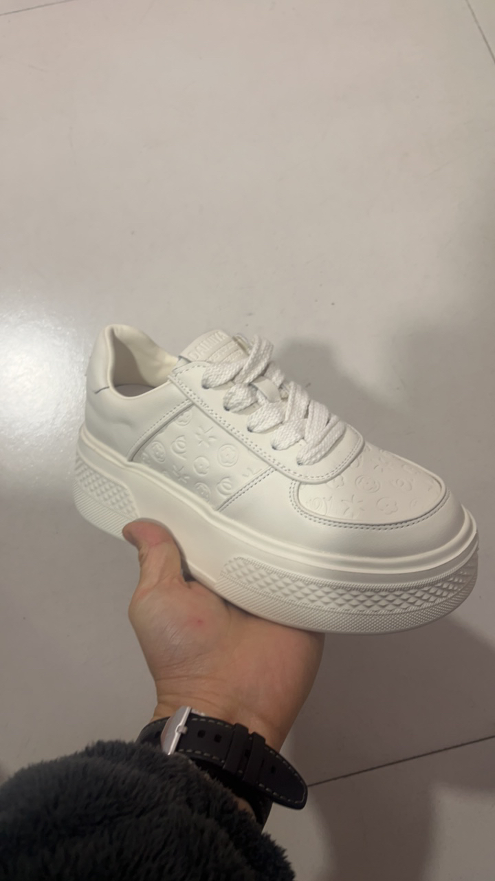 14741207百搭休闲牛皮单鞋