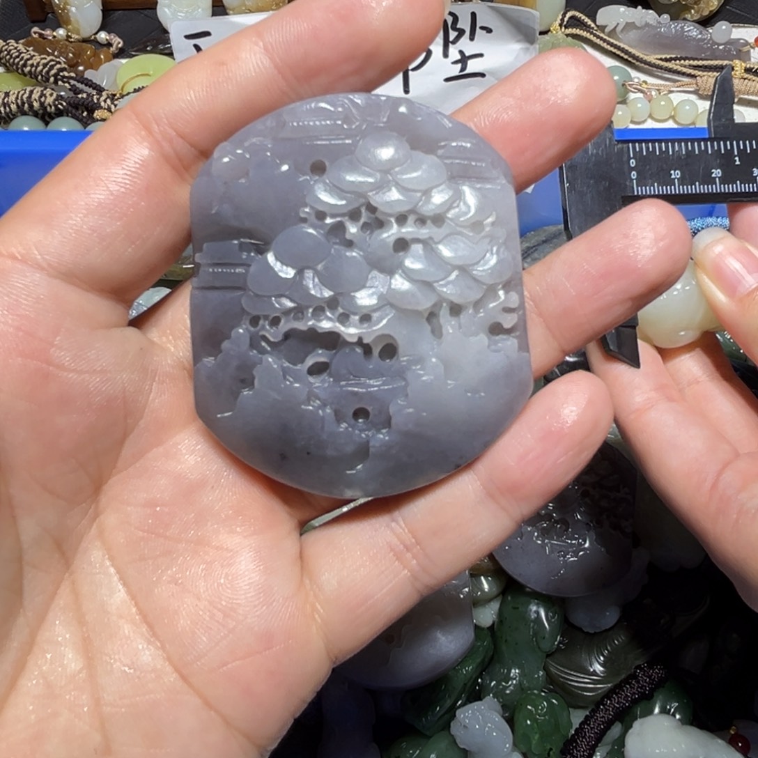 强***神和田玉未镶嵌颈饰