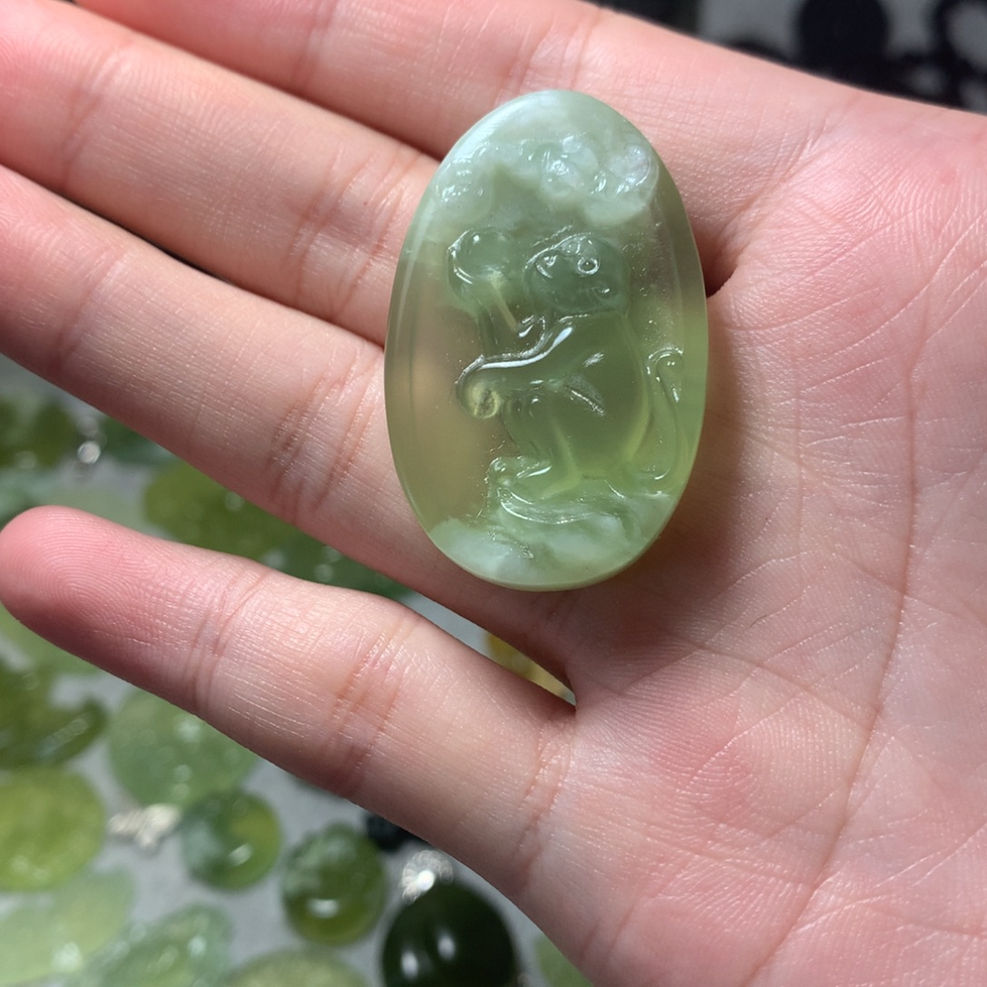 合金蛇纹石玉颈饰