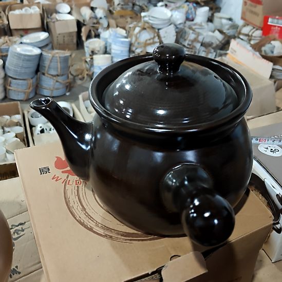 绿泥盘子碗茶壶啥都有