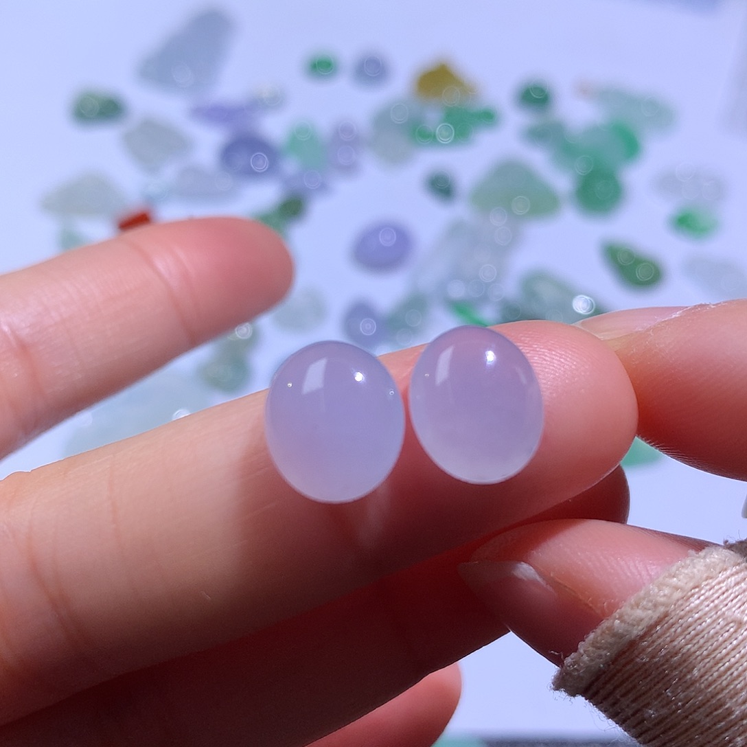 翡翠颈饰未镶嵌耳钉