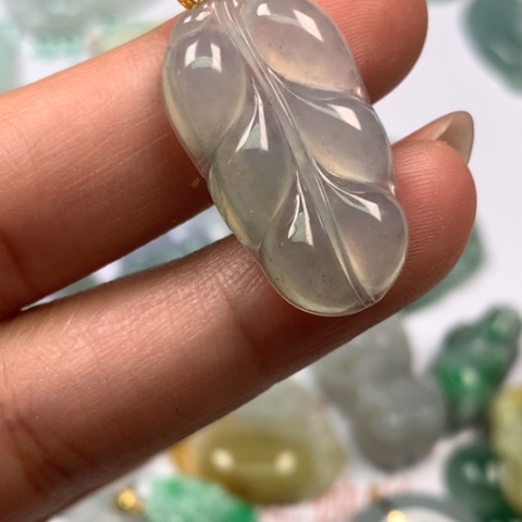 翡翠颈饰未镶嵌翡翠