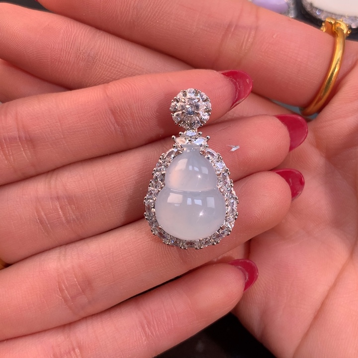 竹***君翡翠银S925镶嵌颈饰葫芦