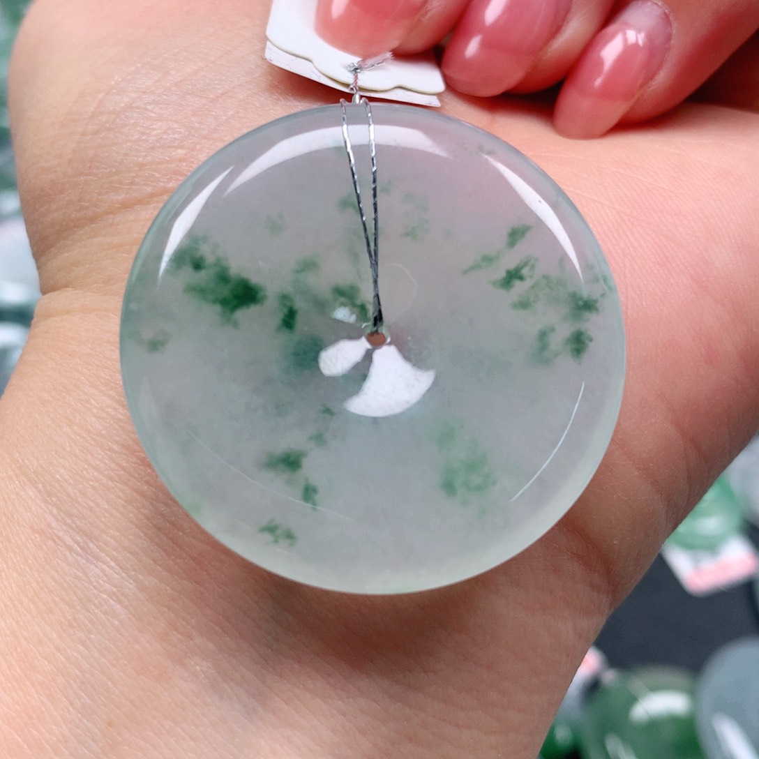 翡翠颈饰未镶嵌天然翡翠