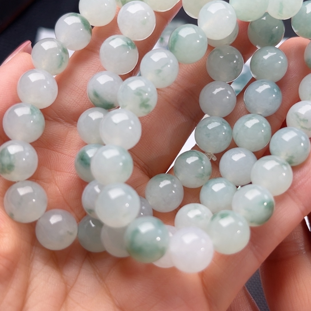 翡翠未镶嵌颈饰多样性只发一个