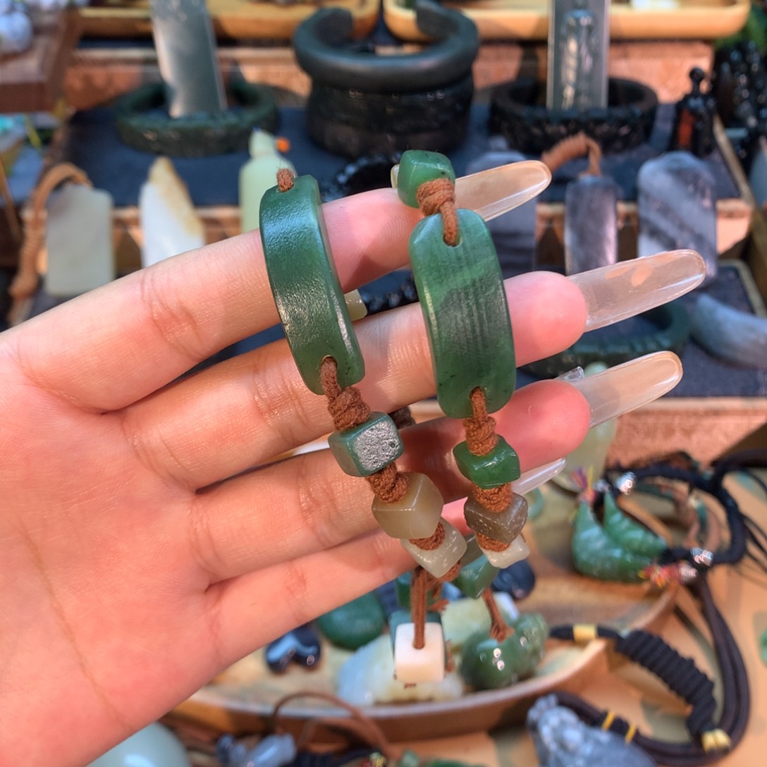 和田玉（糖玉）未镶嵌挂件