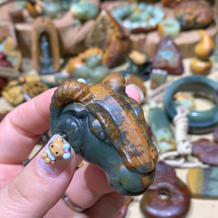 岫岩河磨玉（透闪石质玉）挂件未镶嵌