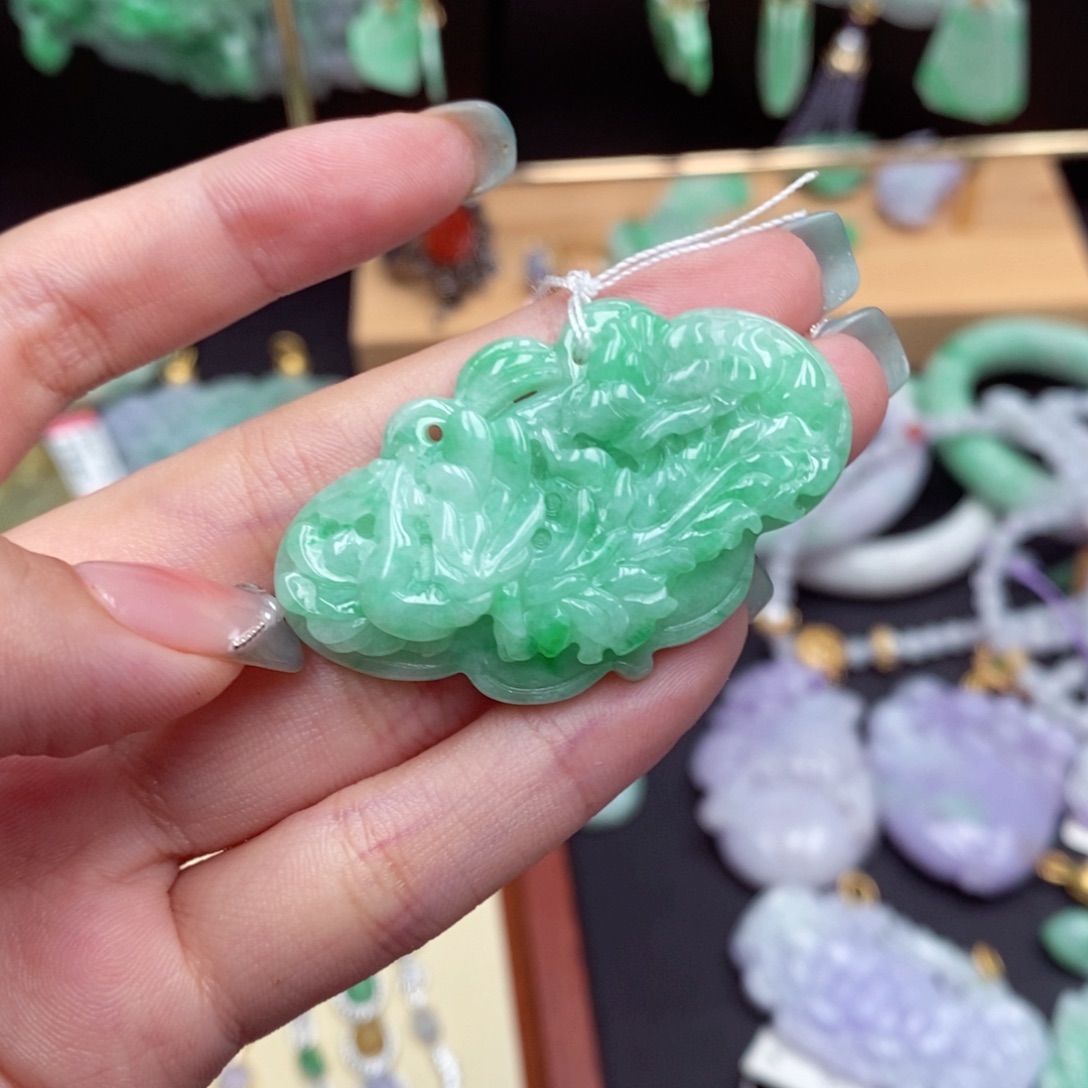 翡翠未镶嵌颈饰翡翠