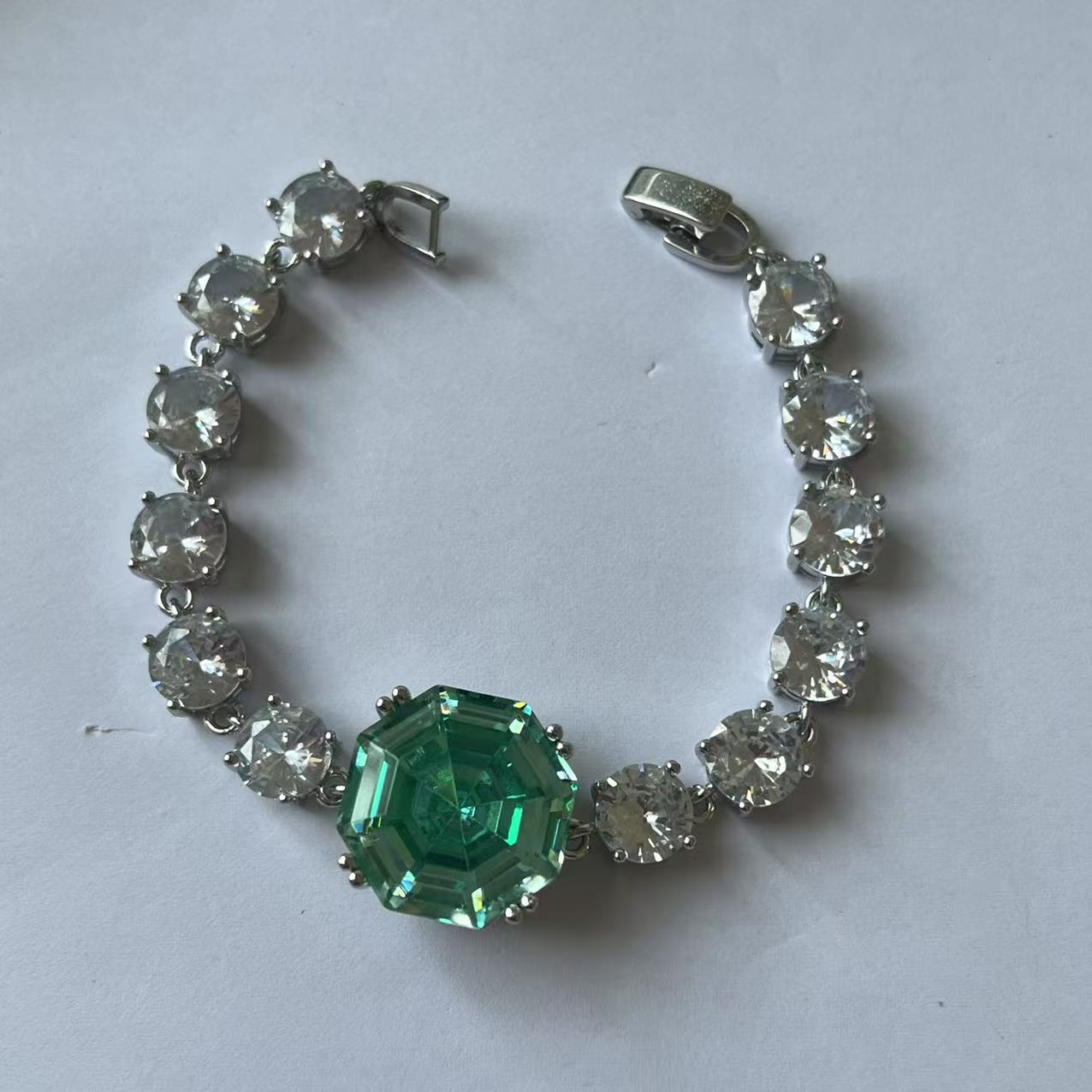 臻选手链 经典百搭设计绿手链NP988