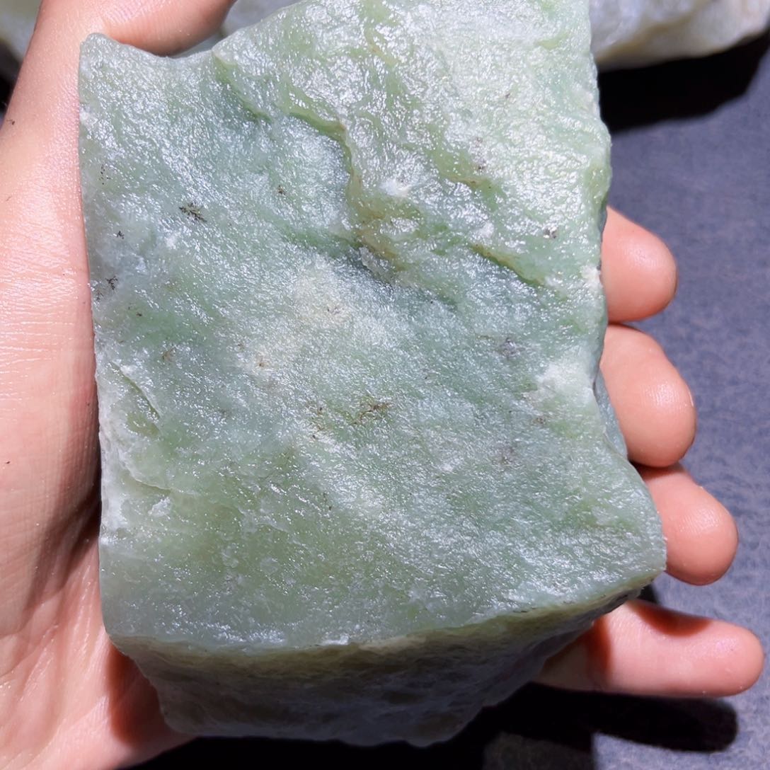 和田玉（糖玉）未镶嵌珠宝奇石