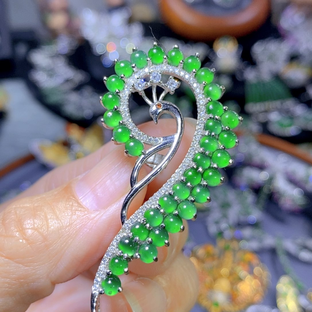 翡翠颈饰银S925镶嵌天然翡翠