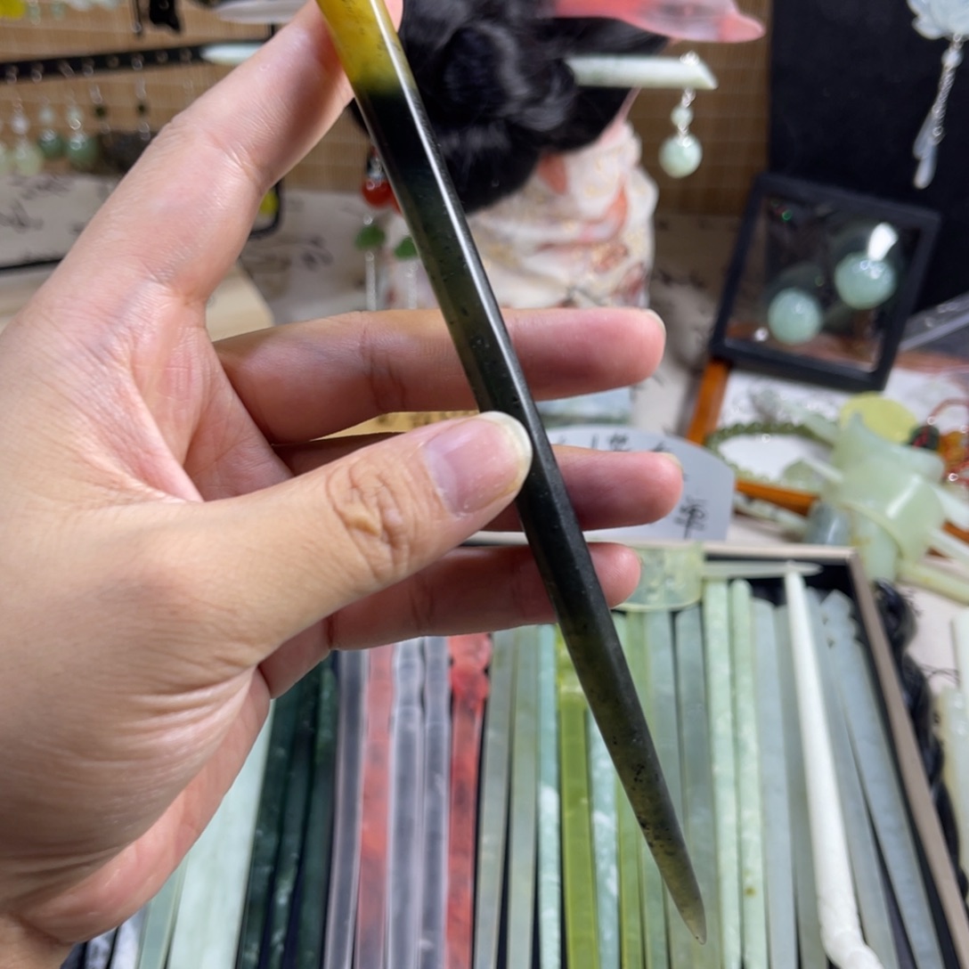 蛇纹石玉未镶嵌发饰