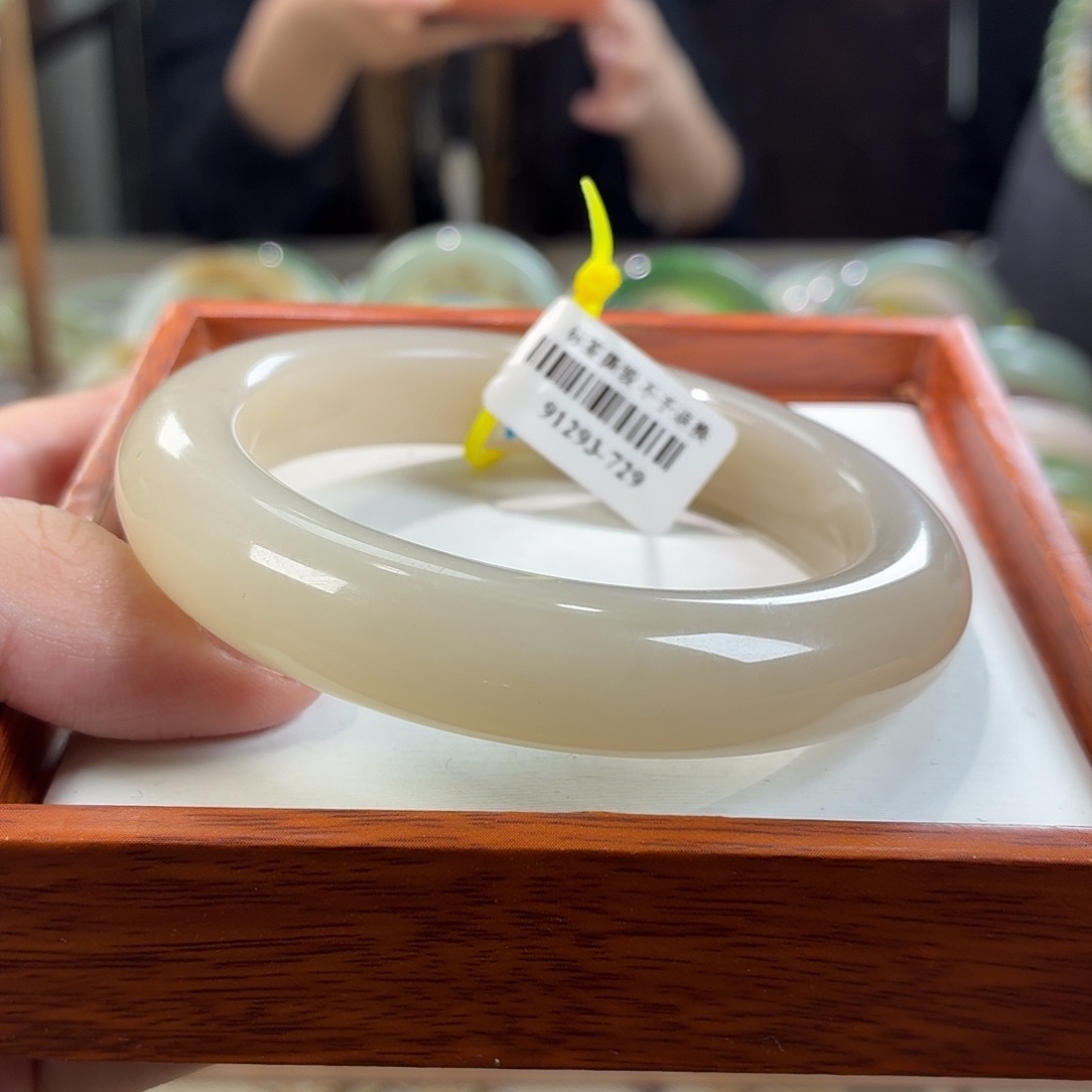 和田玉未镶嵌手镯15