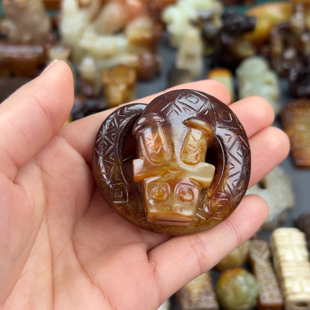 和田玉未镶嵌颈饰六**顺