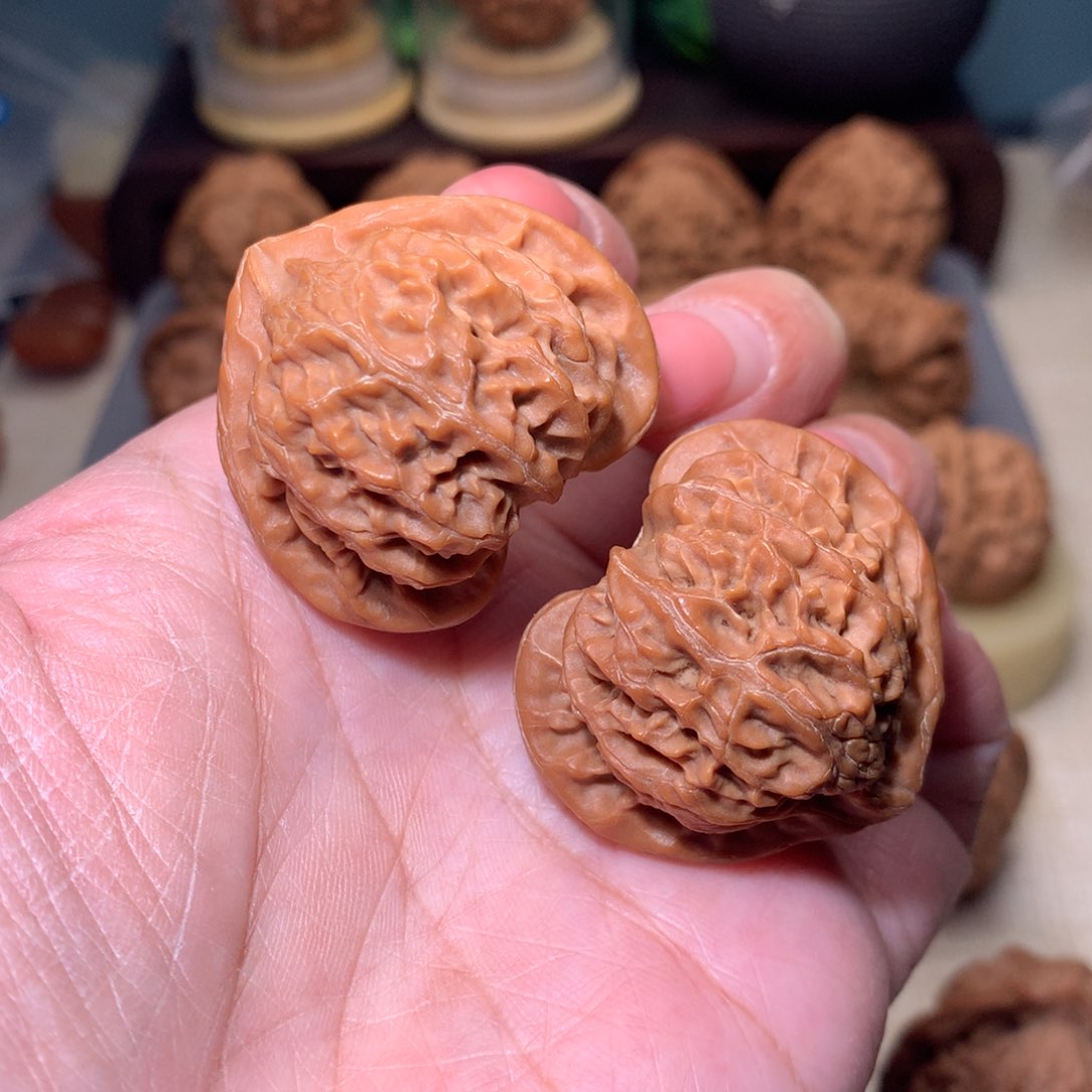 文玩核桃把件A****?邢灯