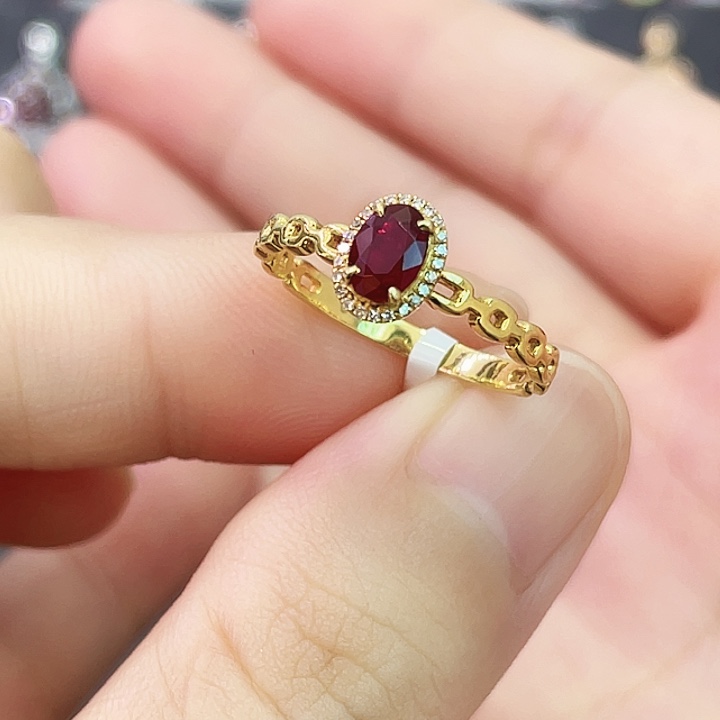 红宝石戒指18K金镶嵌0.58鸽血红