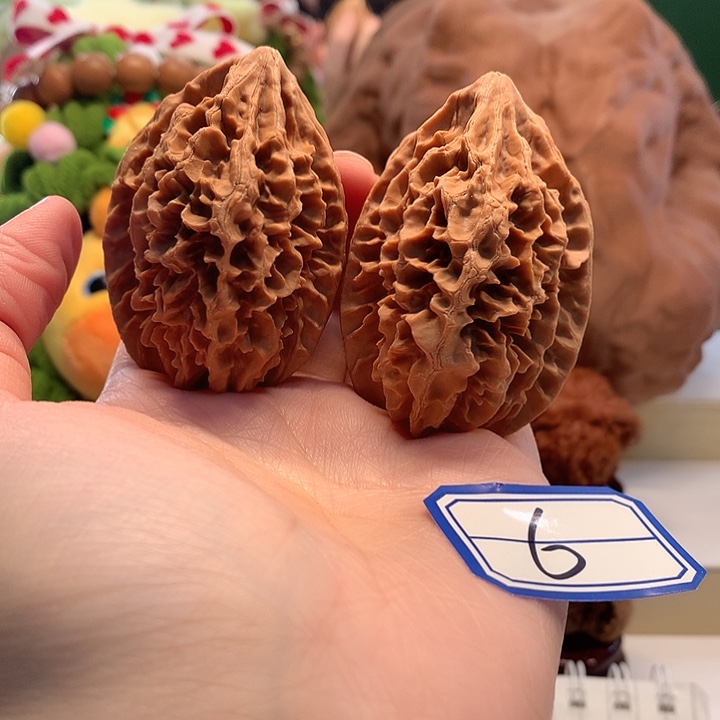 桃核吊坠42尺64克招财鼠