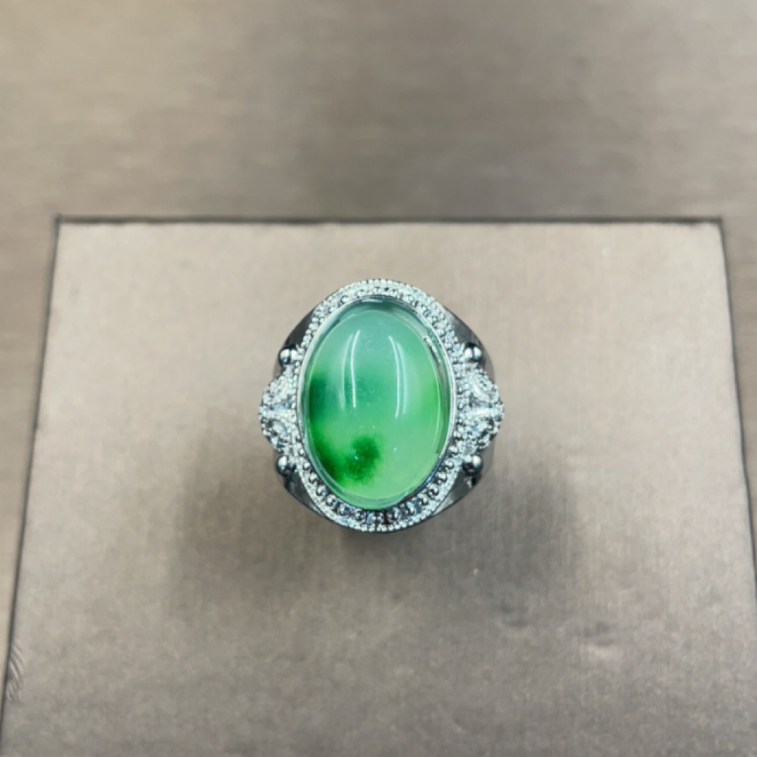    589  飘绿花戒指