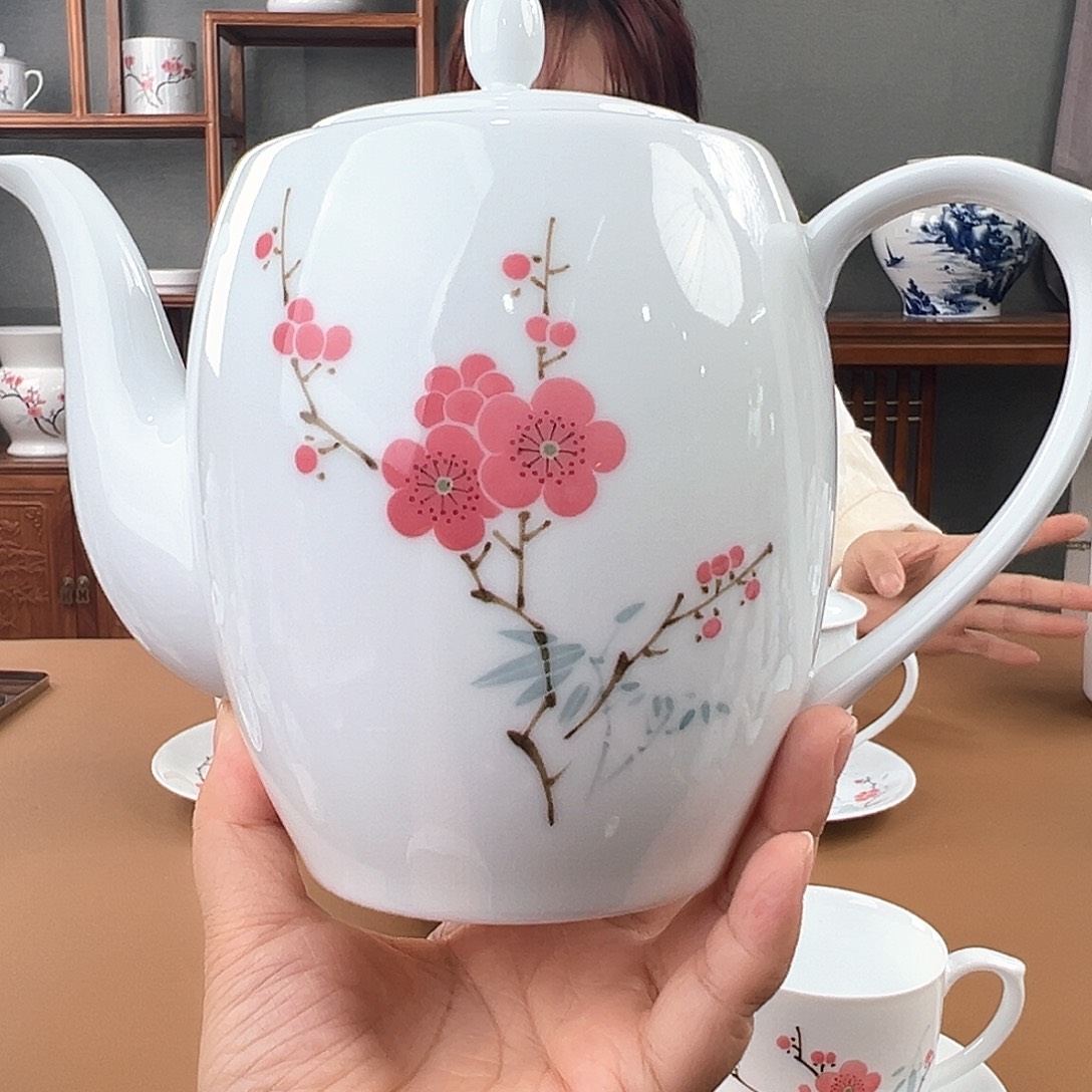 高白瓷红梅腰鼓壶瑕