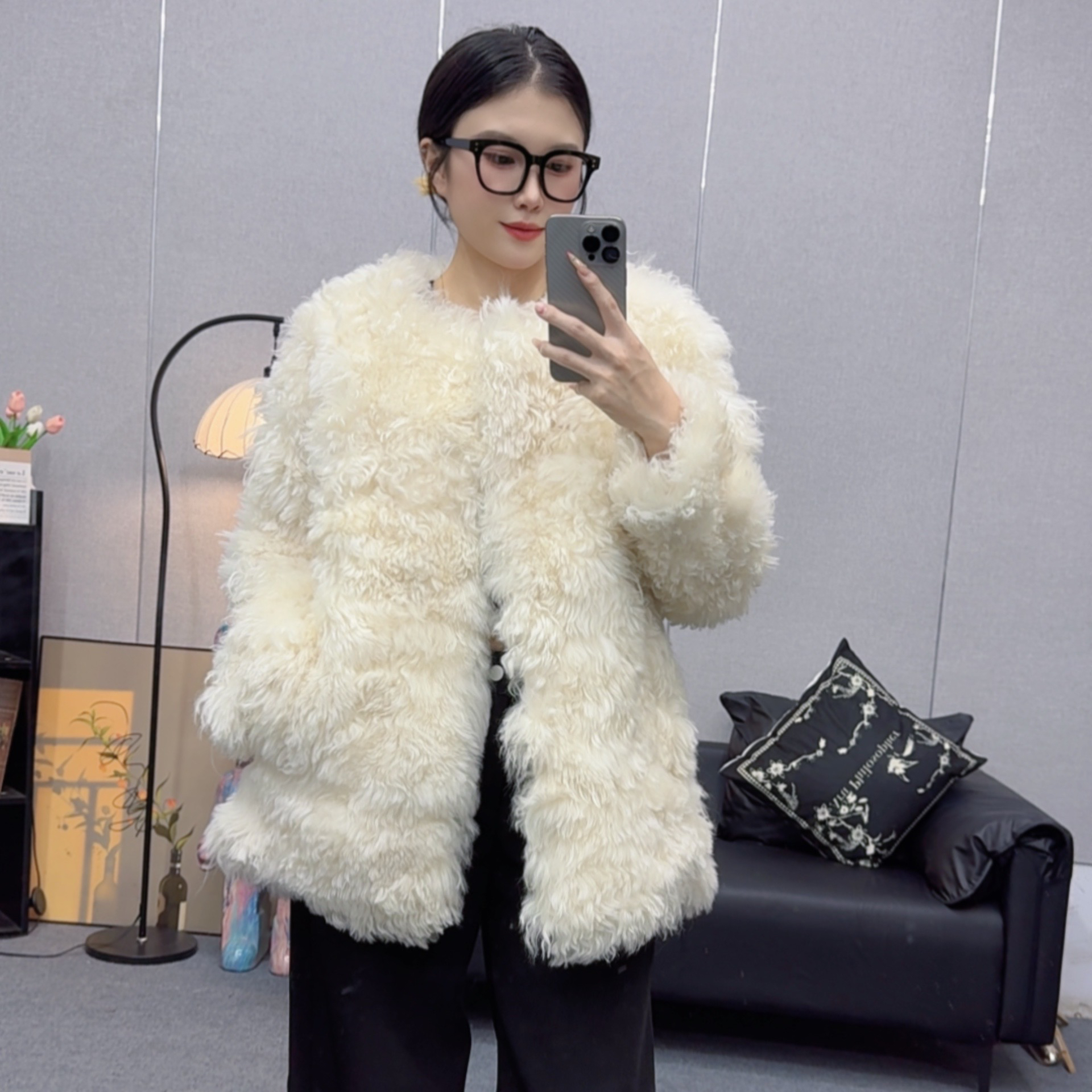 冬季托斯卡纳羊毛皮毛一体百搭圆领中长款