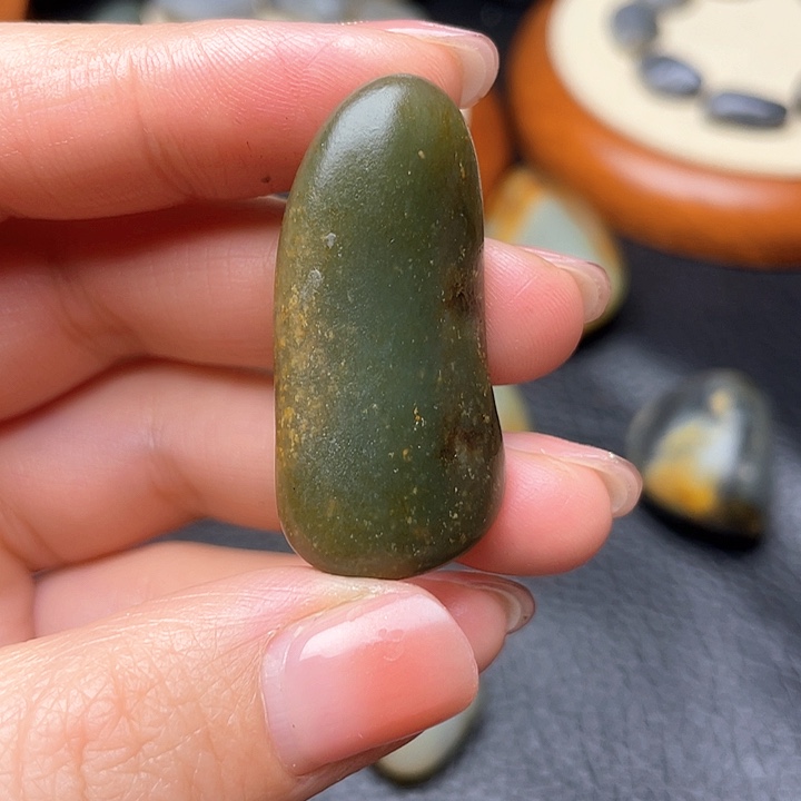 和田玉颈饰未镶嵌12