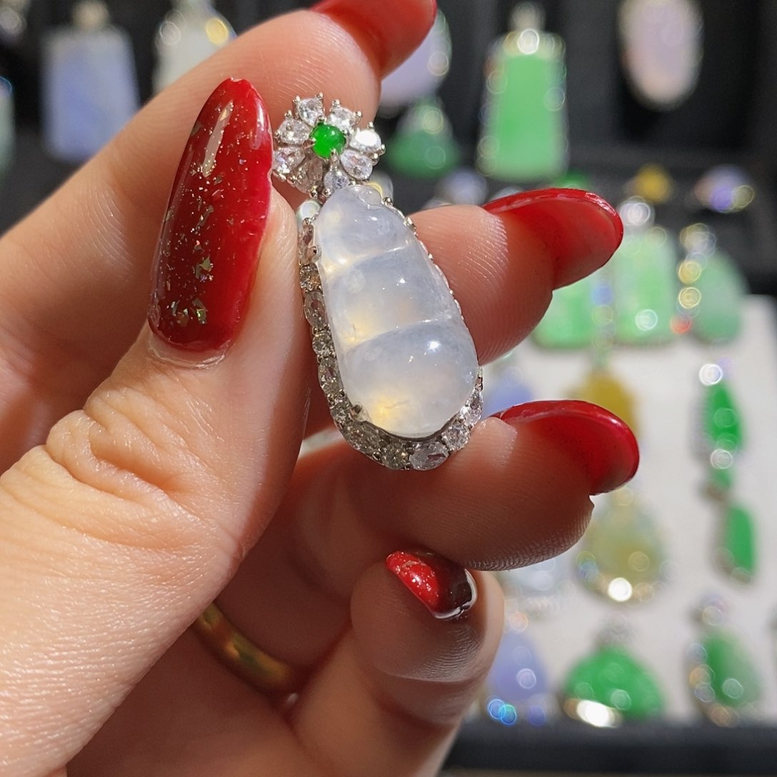 翡翠颈饰银S925镶嵌天然翡翠