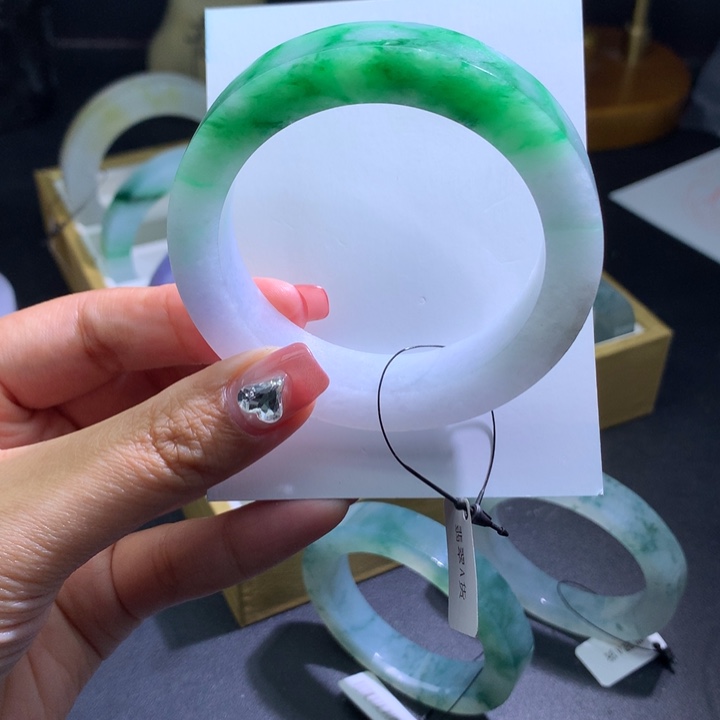 定制翡翠未镶嵌天然翡翠