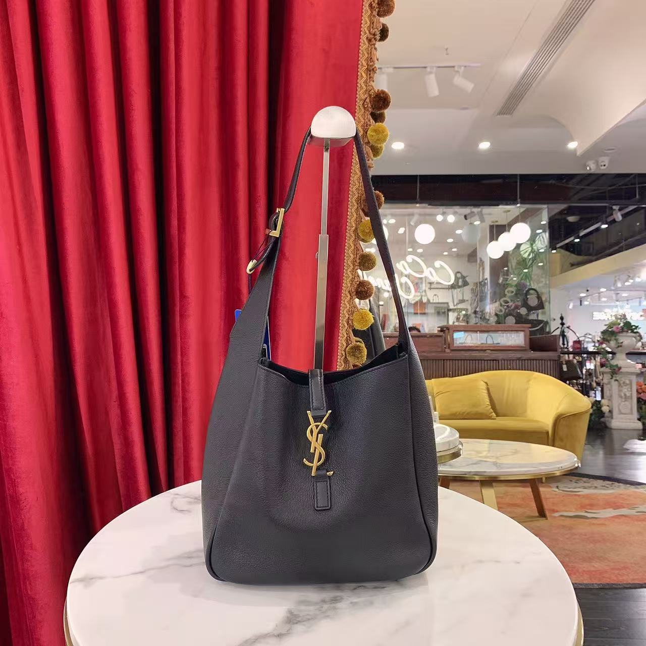 95新 YSL/圣罗兰 GGS圣罗兰Le5a7 hobo小号黑金牛皮/40677816