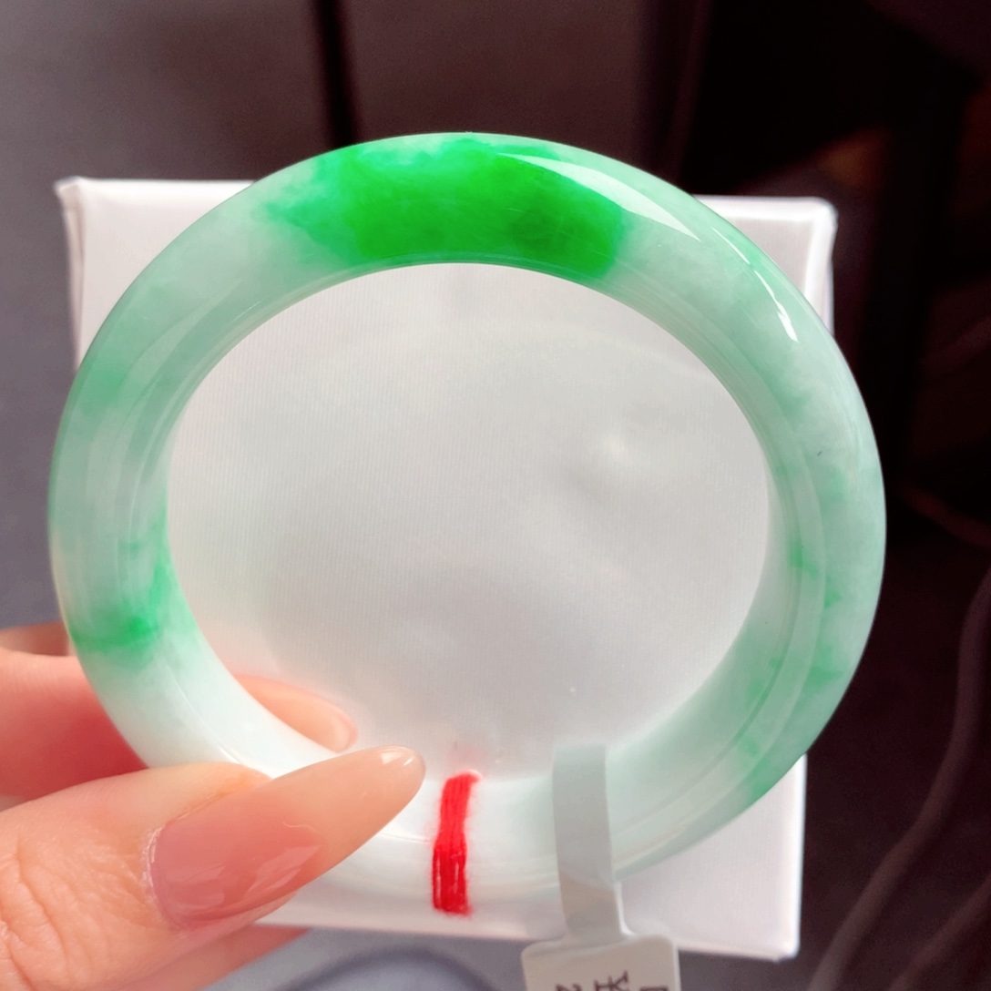 翡翠未镶嵌手镯翡翠