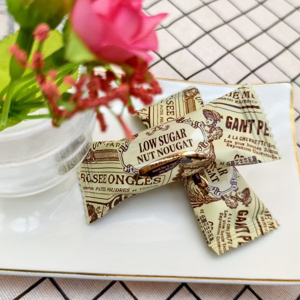 【侑礼有糖】原味牛轧糖高颜值爆款花生奶香牛轧糖散装爱相邻礼糖