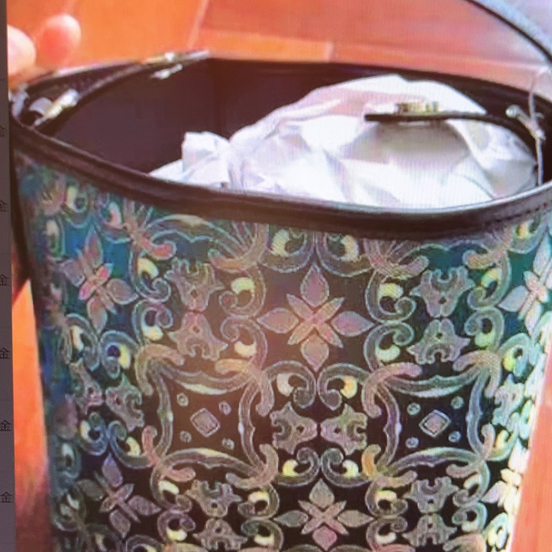 蚕丝展厅同色同款