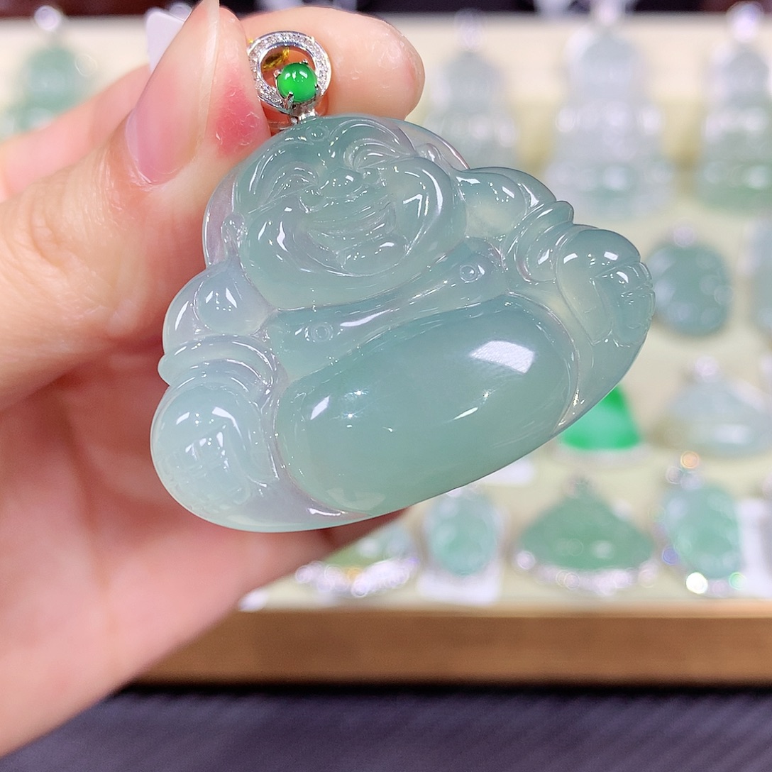 翡翠18K金镶嵌颈饰大佛公！一刀切