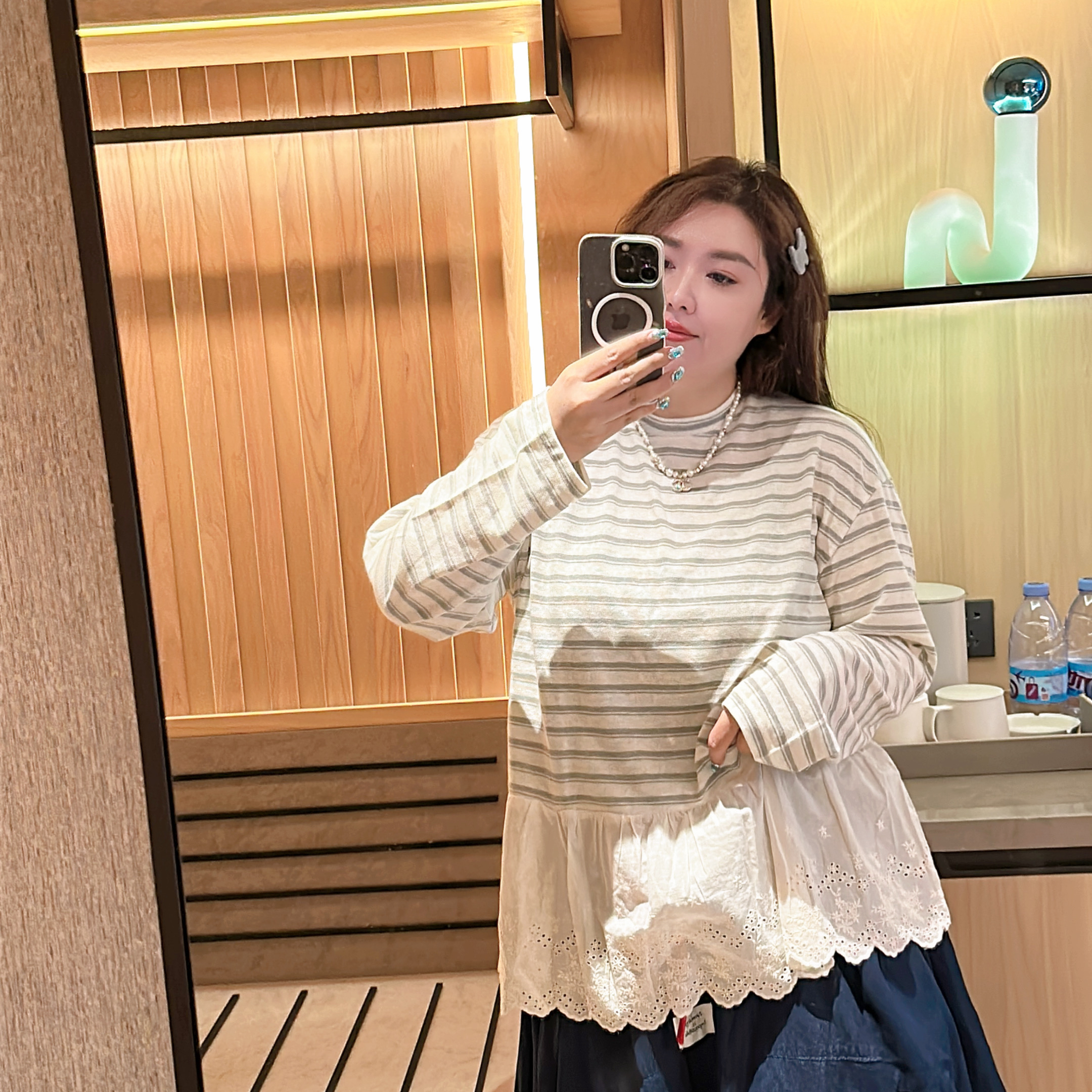 大码条纹拼接蕾丝长袖T恤日系休闲百搭清新圆领长袖上衣5-2-4