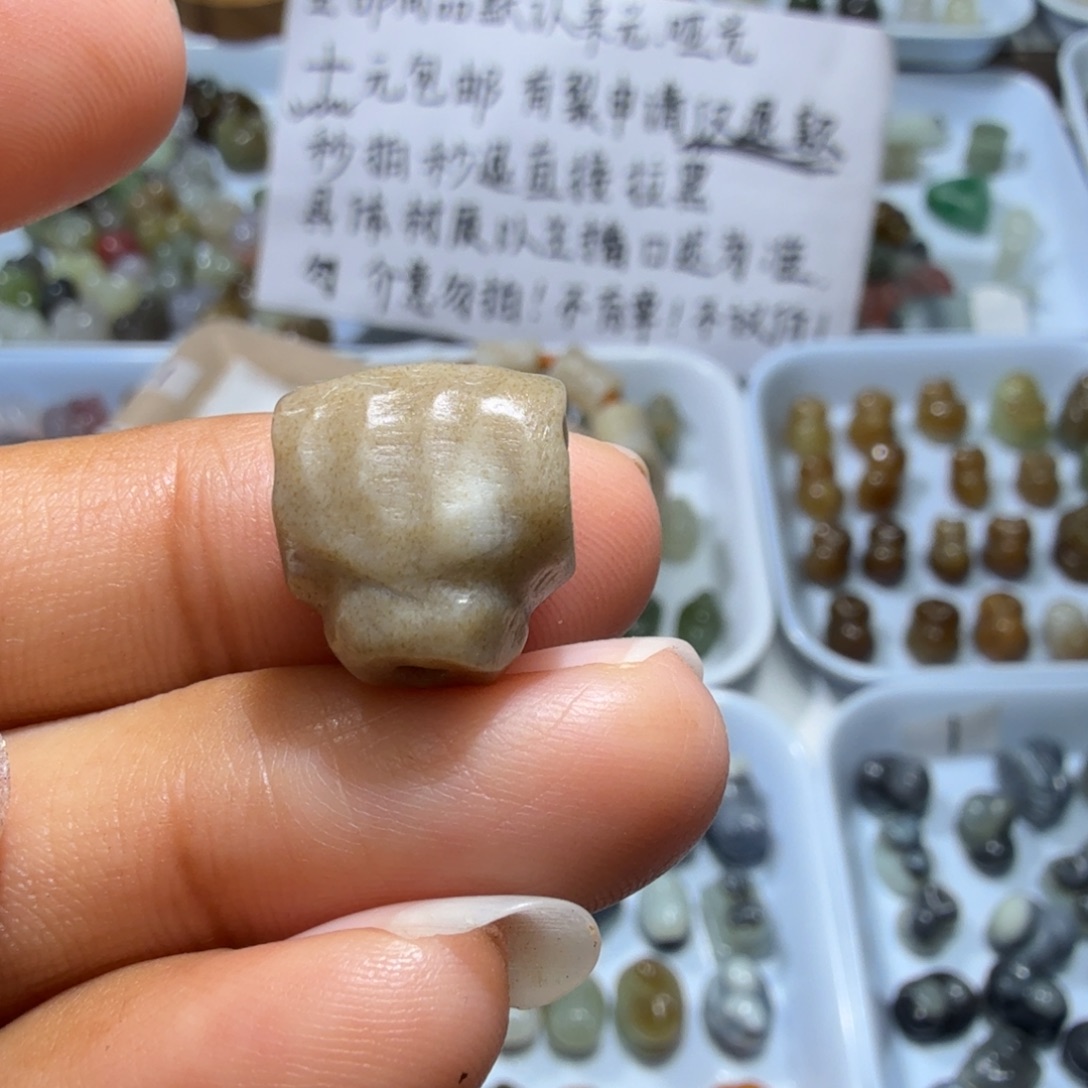 和田玉未镶嵌珠宝奇石