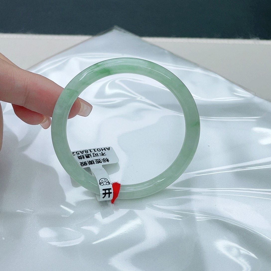 翡翠手镯未镶嵌圆52.7