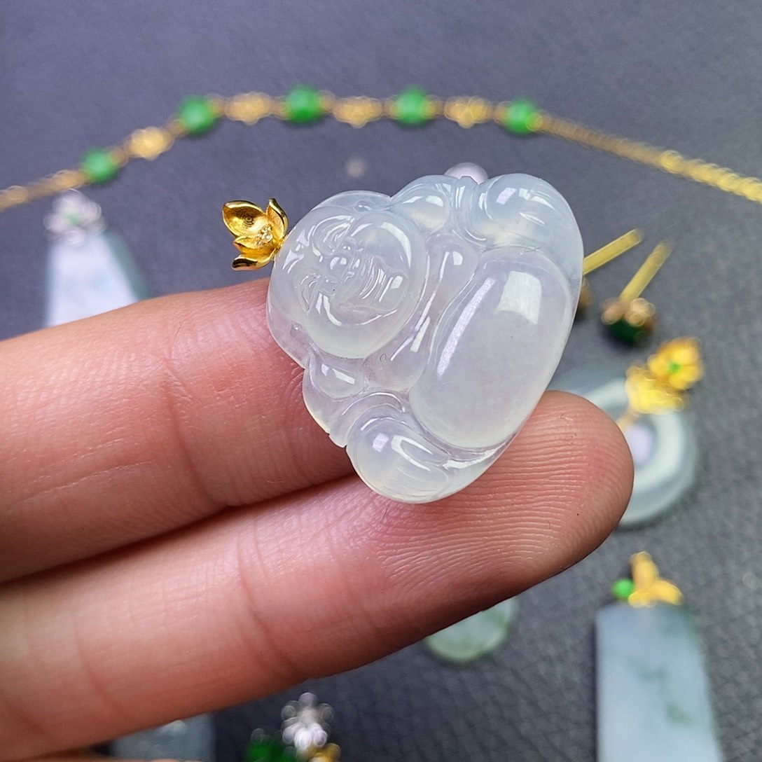 颈饰18K金镶嵌翡翠