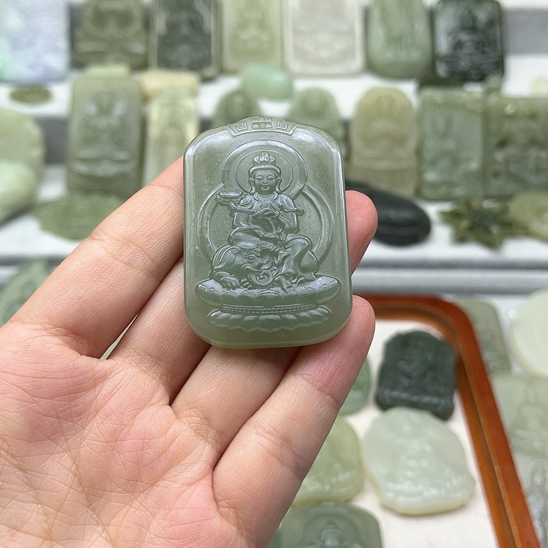 和田玉颈饰未镶嵌?****乐