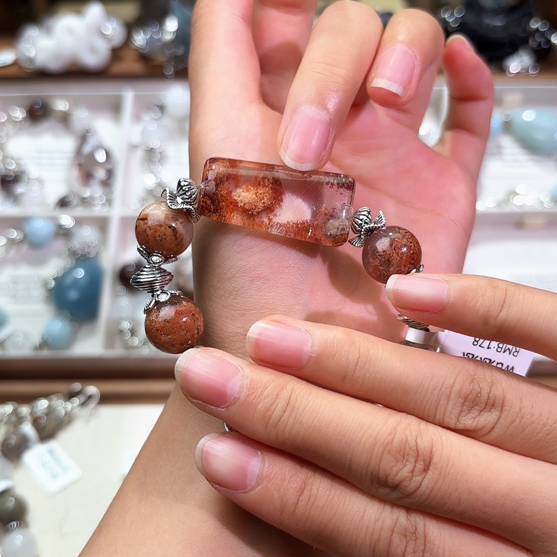 吉****水晶手串合金水晶