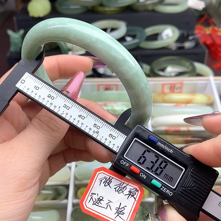 蛇纹石玉手镯未镶嵌686