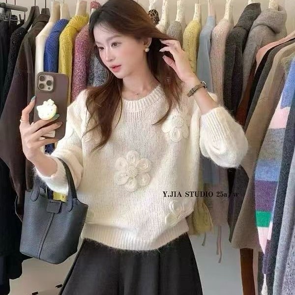 秋冬新款立体花朵刺绣圆领软糯毛衣女法式宽松长袖针织衫外套