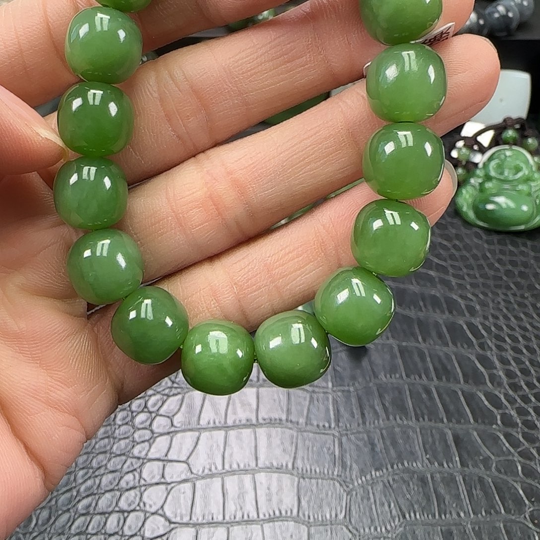 和田玉（碧玉）未镶嵌珠宝奇石