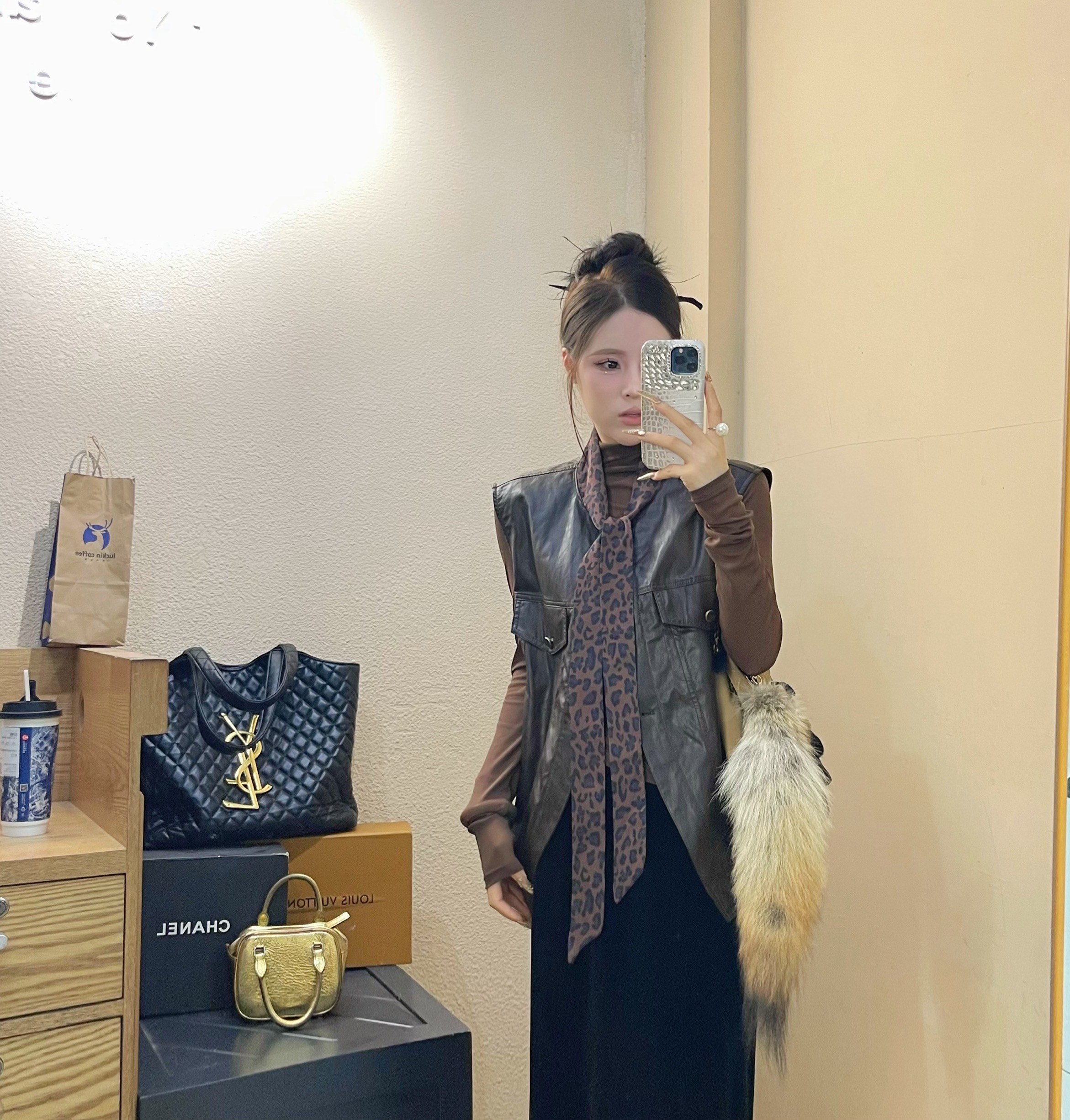 {定制}秋新款飘带皮马甲高级感洋气百搭气质轻奢复古小众时尚休闲